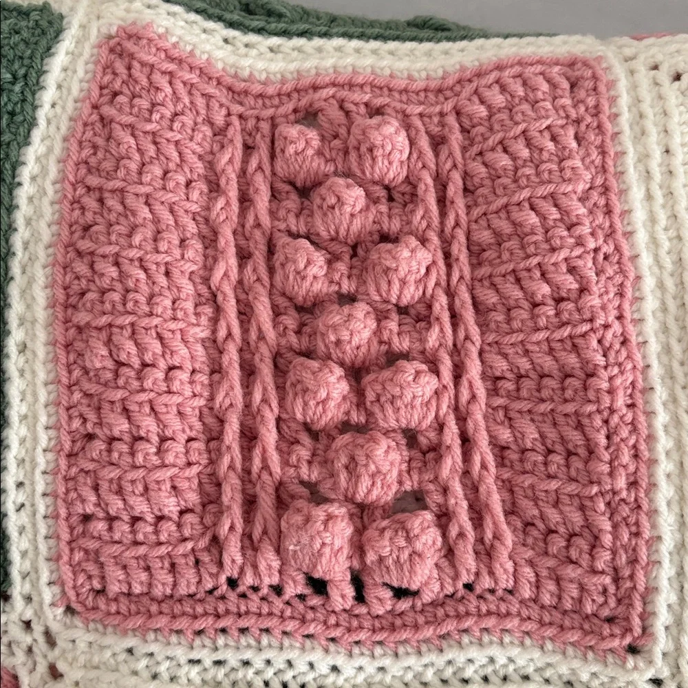 Beautiful Twin Handmade Crochet Patchwork Blanket coverlet rosette center 56x84